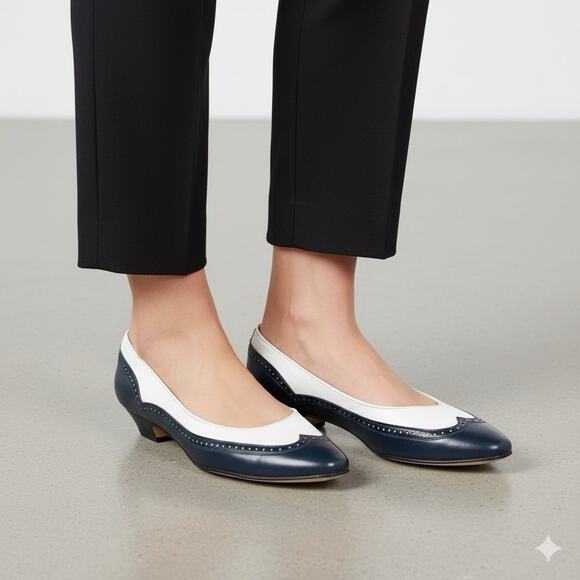 Vintage Red Cross Two-Tone Comfort Flats / Low Heels Women’s (Navy + Ivory) 6AA - Picture 1 of 11